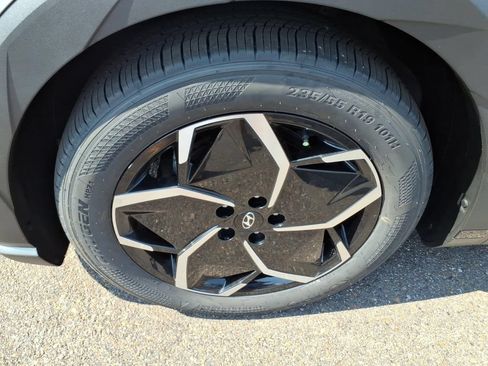 Certified 2024 Hyundai Ioniq 5 SEL RWD image 9