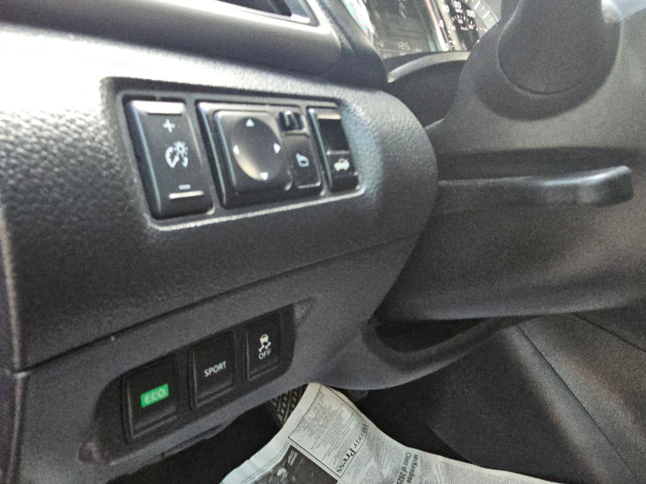 Used 2015 Nissan Sentra SV FWD image 32