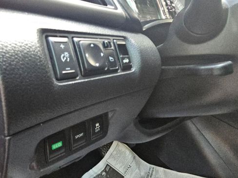 Used 2015 Nissan Sentra SV FWD image 32