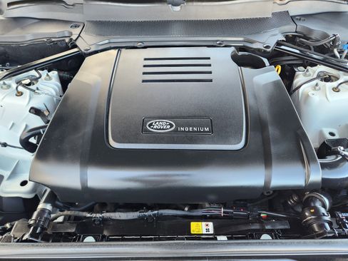 Certified 2023 Land Rover Discovery S R-Dynamic image 34