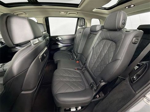 Used 2024 BMW X7 xDrive40i image 22