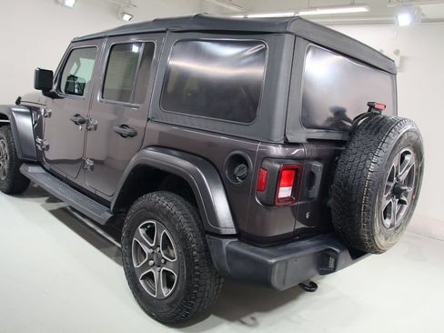 Used 2020 Jeep Wrangler Unlimited Sport S AWD/4WD image 15