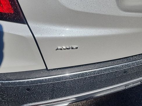 Used 2025 Cadillac XT5 Premium Luxury image 3