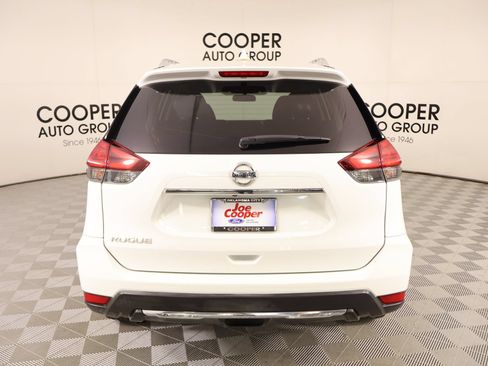 Used 2017 Nissan Rogue S w/ Appearance Package FWD image 20