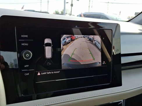 Used 2025 Volkswagen Taos S image 17