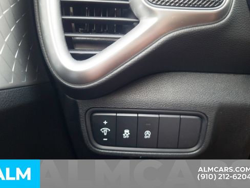 Used 2025 Kia Soul LX w/ LX Technology Package FWD image 16