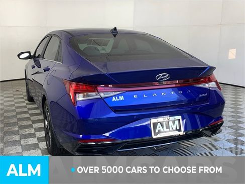 Used 2023 Hyundai Elantra Limited w/ Cargo Package image 6
