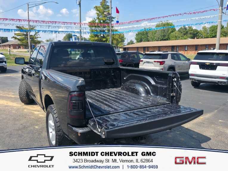 Used 2016 RAM 1500 Express w/ Popular Equipment Group AWD/4WD image 9