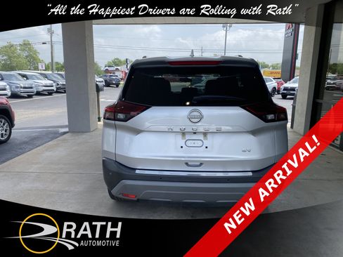 Used 2022 Nissan Rogue SV w/ SV Premium Package FWD image 7