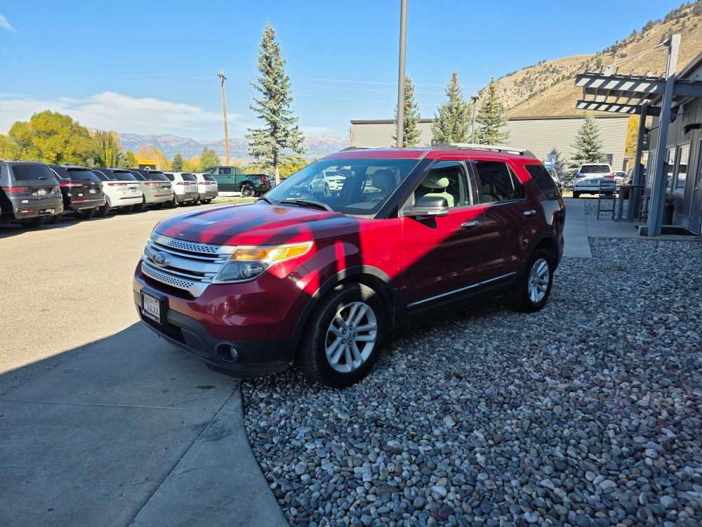Used 2014 Ford Explorer XLT w/ Equipment Group 202A AWD/4WD image 10