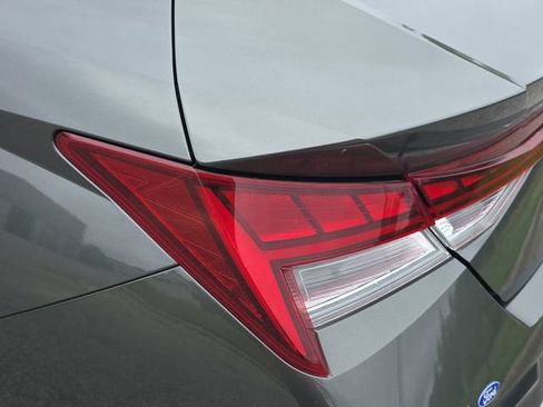 Used 2024 Hyundai Elantra Limited FWD image 35