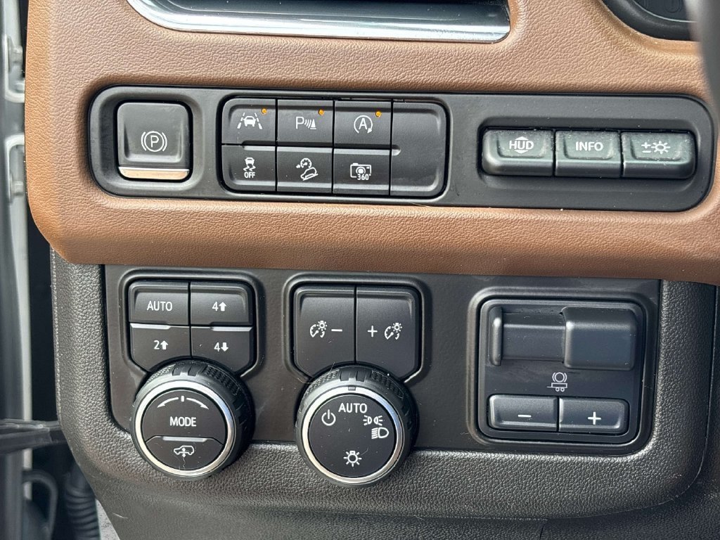 Used 2023 Chevrolet Tahoe High Country AWD/4WD image 22