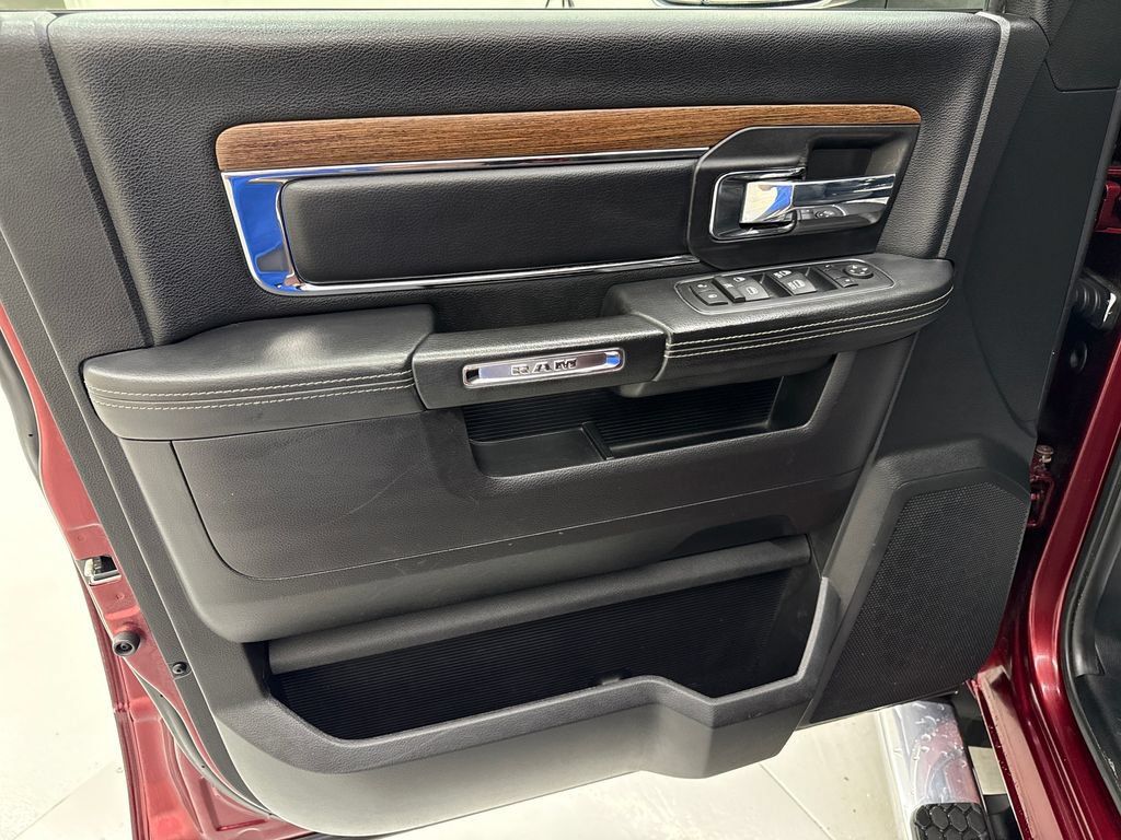 Used 2016 RAM 1500 Laramie w/ Convenience Group AWD/4WD image 13