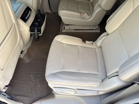 Used 2022 Cadillac Escalade Sport Platinum image 14