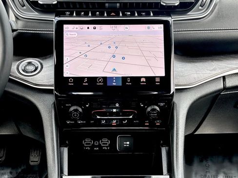Used 2023 Jeep Grand Cherokee L Limited RWD image 23