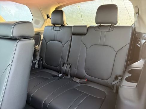 Used 2025 Honda Pilot Elite image 19