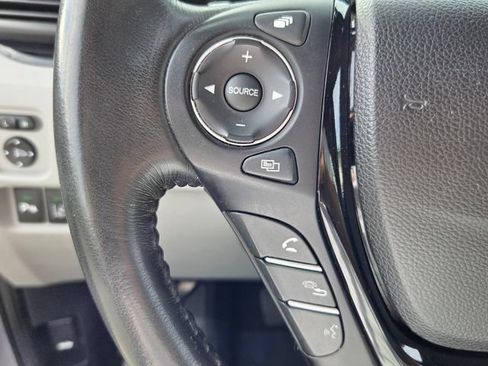 Used 2016 Honda Pilot Touring image 30