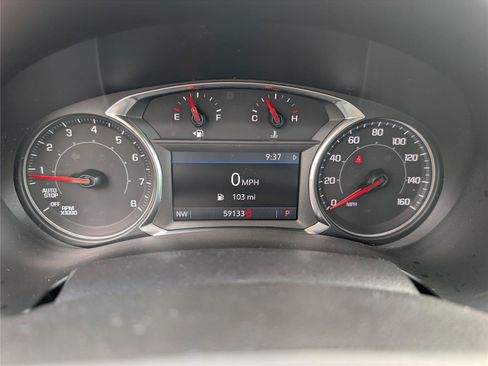 Used 2024 GMC Terrain SLT AWD/4WD image 27