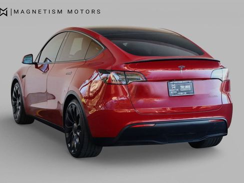Used 2023 Tesla Model Y Performance image 9
