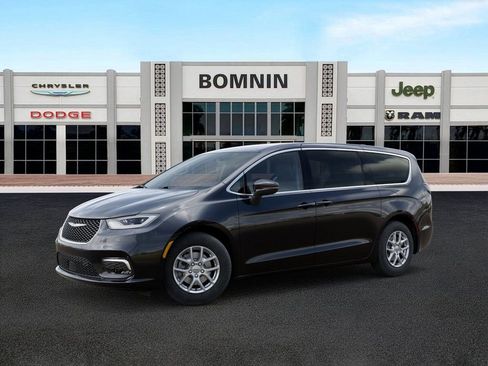 New 2026 Chrysler Pacifica Select image 2