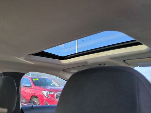 Used 2017 Chevrolet Cruze LT w/ Sun And Sound Package FWD image 21