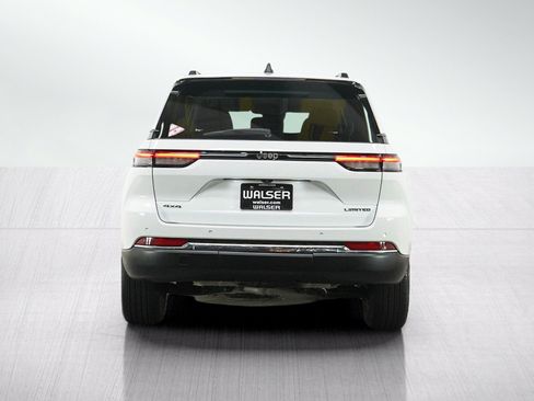 Used 2022 Jeep Grand Cherokee Limited AWD/4WD image 4