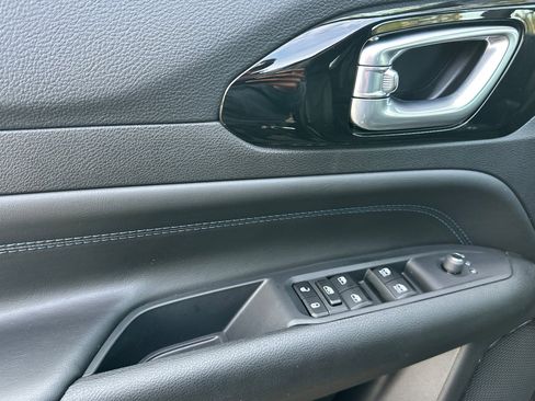 New 2026 Jeep Compass Latitude image 10