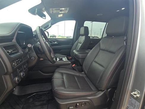 Used 2024 Chevrolet Suburban RST w/ Luxury Package RWD image 11
