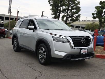 New 2025 Nissan Pathfinder SL