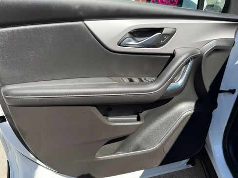 Used 2025 Chevrolet Blazer LT AWD/4WD image 13