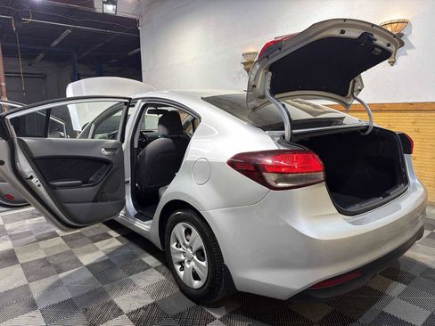 Used 2018 Kia Forte LX FWD image 13