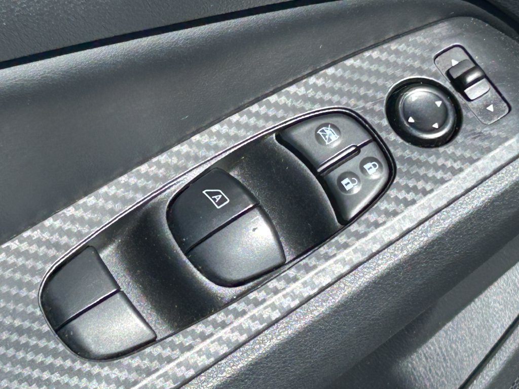 Used 2025 Nissan Altima 2.5 SV FWD image 26
