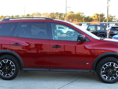 Used 2020 Nissan Pathfinder SV w/ Rock Creek Edition image 6