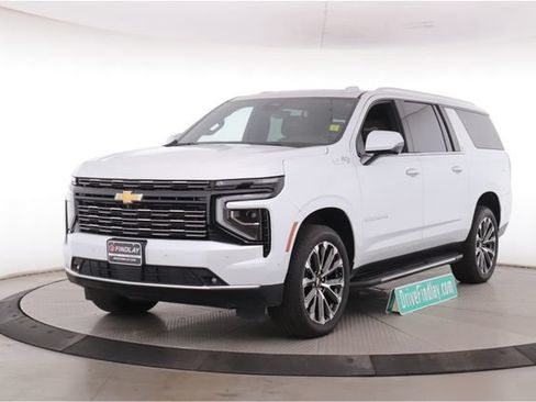 Used 2026 Chevrolet Suburban High Country w/ Sun And Tow Package AWD/4WD image 11