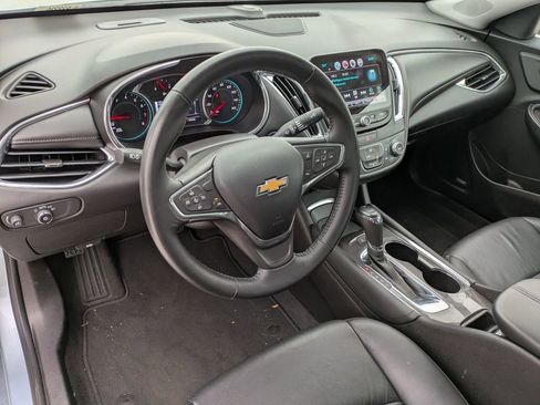 Used 2017 Chevrolet Malibu LT w/ Leather Package image 7