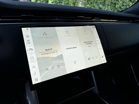 New 2025 Land Rover Range Rover SE image 12