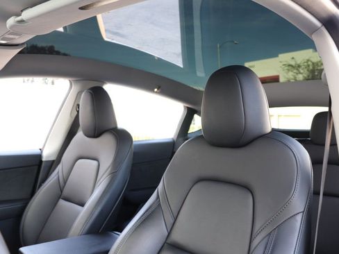 Used 2024 Tesla Model Y Long Range image 57