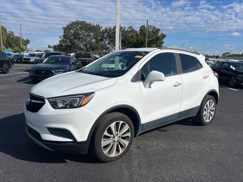 Used 2020 Buick Encore Preferred image 3