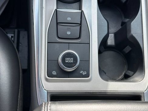 Certified 2023 Ford Explorer XLT w/ Equipment Group 202A AWD/4WD image 19