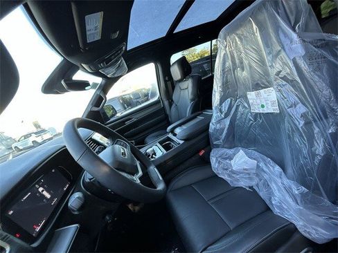 New 2025 Jeep Wagoneer L 4WD w/ Premium Group I image 11