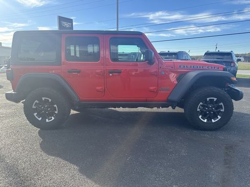 Used 2024 Jeep Wrangler Unlimited Rubicon 4xe image 11