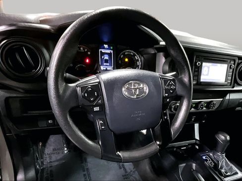 Used 2019 Toyota Tacoma SR AWD/4WD image 6