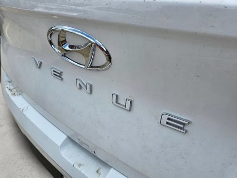 Used 2025 Hyundai Venue SEL FWD image 20