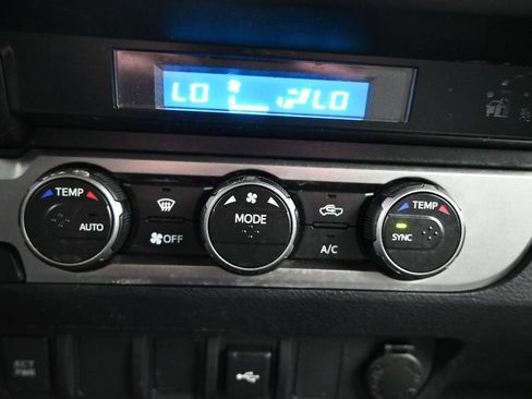 Used 2022 Toyota Tacoma SR image 16