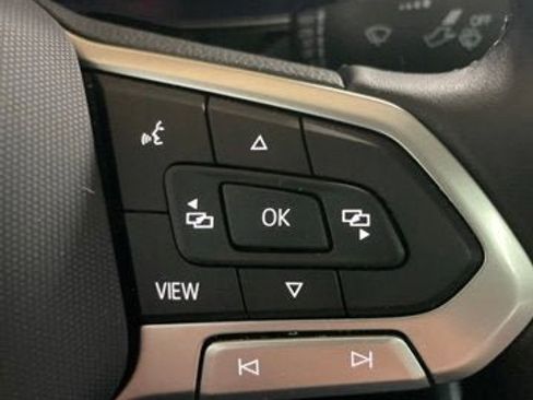 Certified 2023 Volkswagen Jetta SE w/ Panoramic Sunroof Package FWD image 17