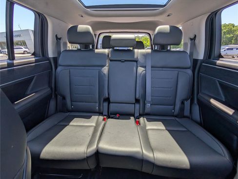 Used 2025 Hyundai Santa Fe Limited FWD image 13