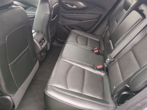 Used 2023 GMC Terrain SLT image 20