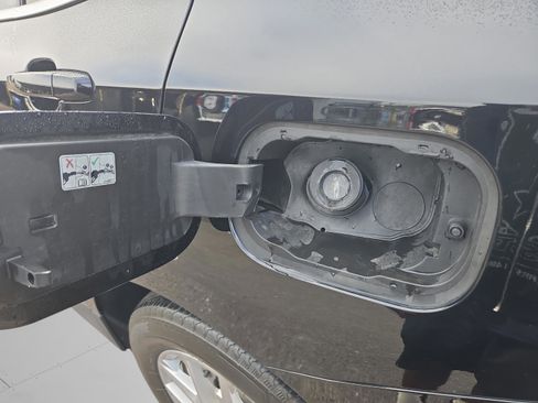 Used 2023 Chevrolet Equinox LT image 9