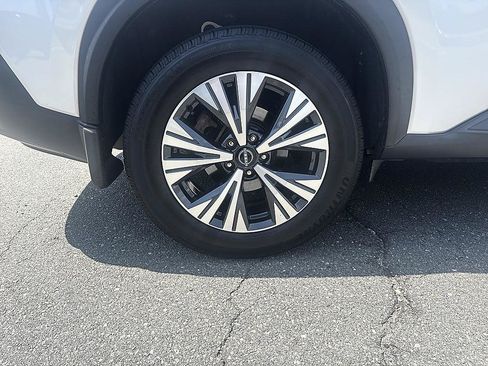 Used 2022 Nissan Rogue SV FWD image 12