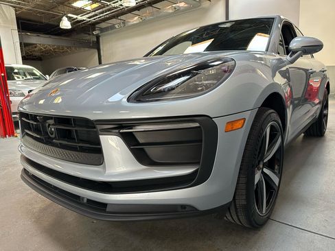 Used 2023 Porsche Macan image 6